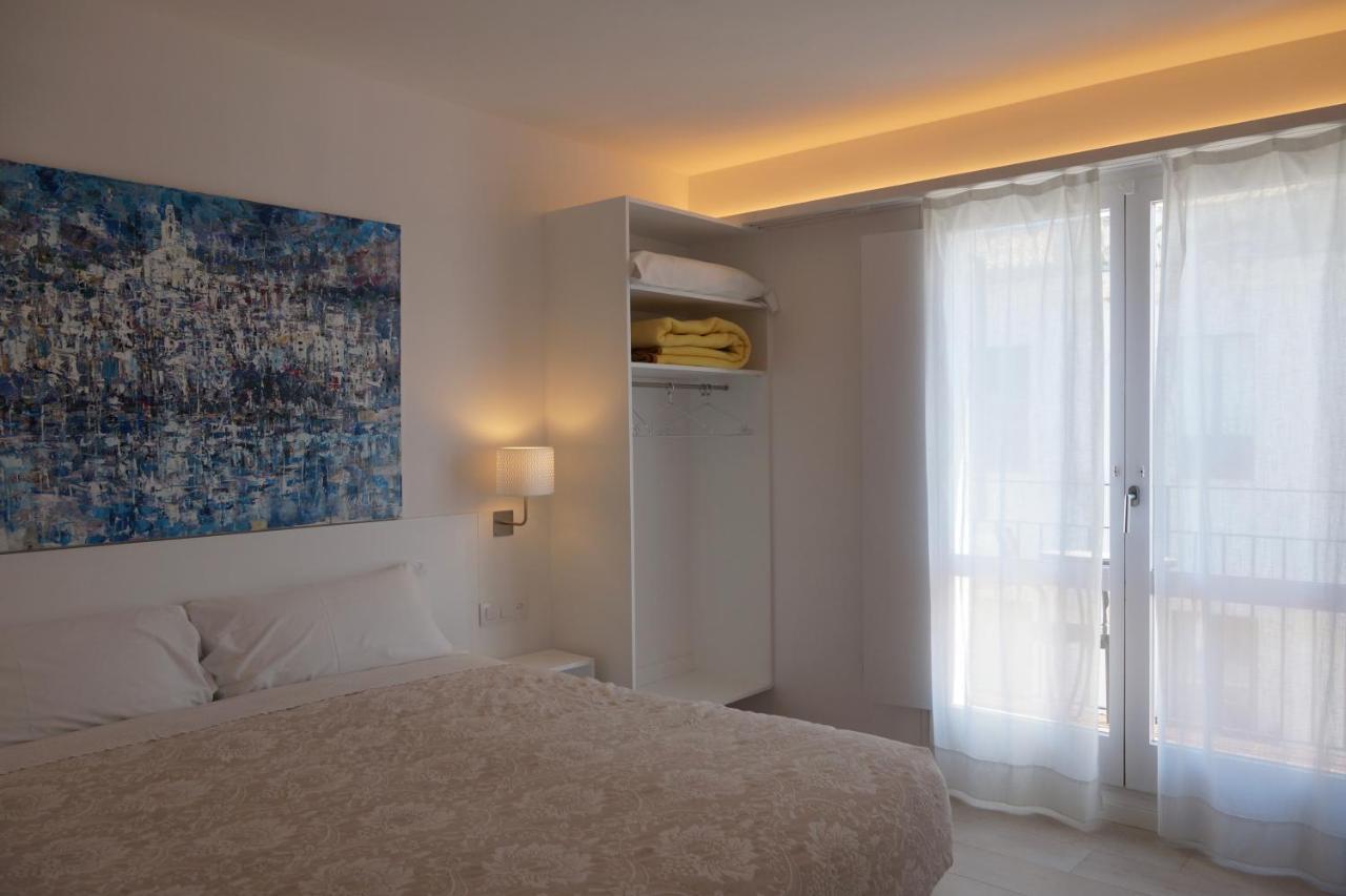 Hotel Hostal Marina Cadaqués Zewnętrze zdjęcie