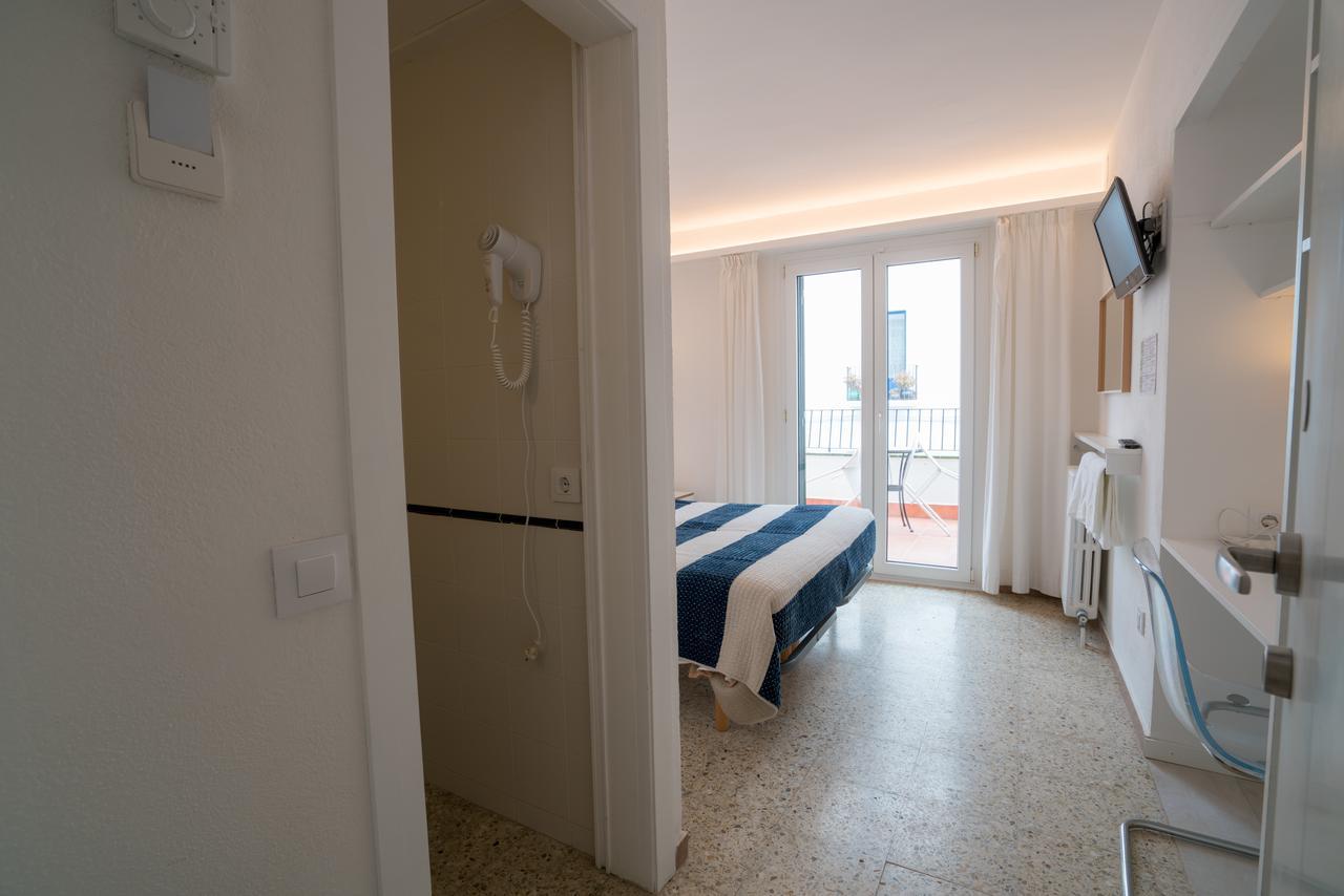 Hotel Hostal Marina Cadaqués Zewnętrze zdjęcie